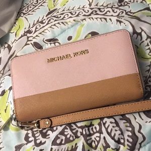 100% authenitc Michael Kors wallet